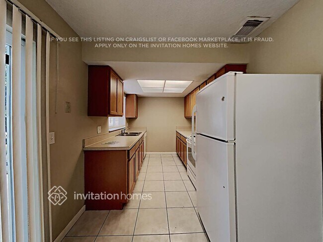 2506 Newbolt Dr, Orlando, FL 32817 - photo 6