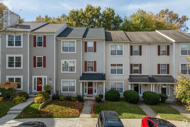Typical 2 or 3 story townhomes can be found in most developments in Fairway Hills.
