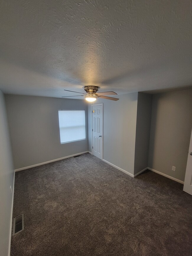 183 Maple St unit Sparta Duplex 2, Sparta, MI 49345 - photo 3