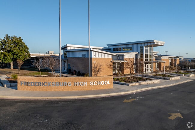 Fredericksburg High School earned a B+ rating on Niche.