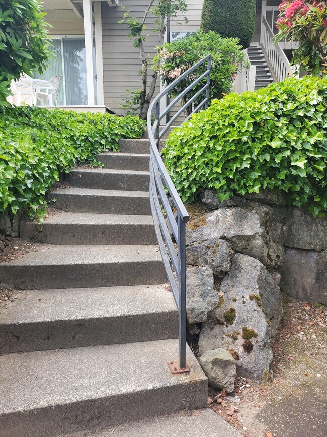 Campus View, Federal Way, WA 98003 - photo 4