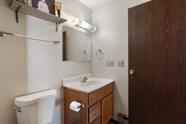 7900 Harwood Ave unit 110, Wauwatosa, WI 53213 - photo 4