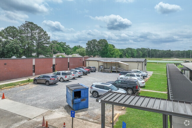 Discovery Christian school has a student to teacher ratio of 7 to 1.