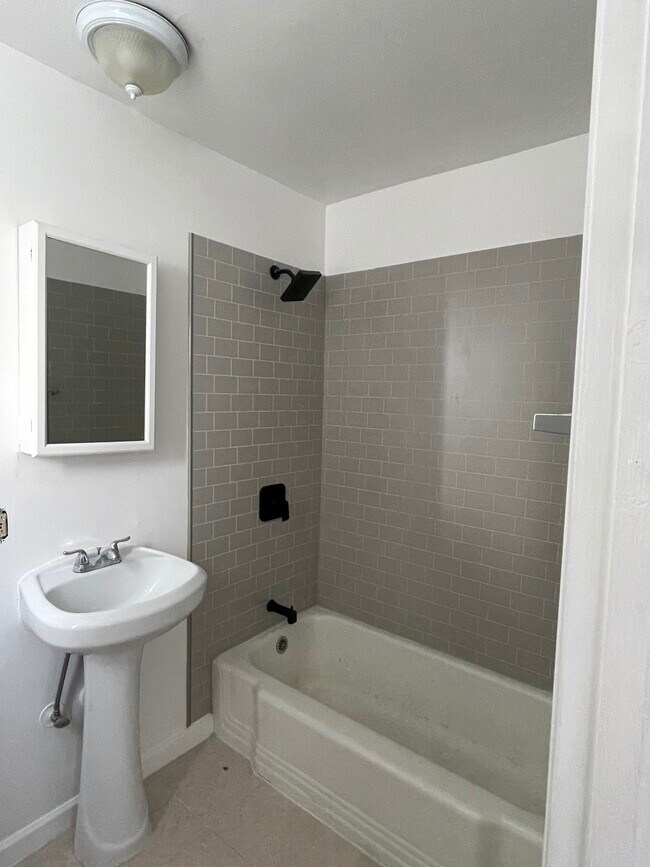2009 McGee Ave unit 4, Berkeley, CA 94703 - photo 4