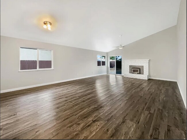 1172 Willow Creek Dr, Yuba City, CA 95991 - photo 6