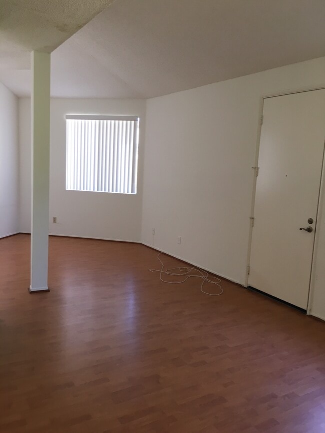 7665 Fountain Ave unit 1, Los Angeles, CA 90046 - photo 3