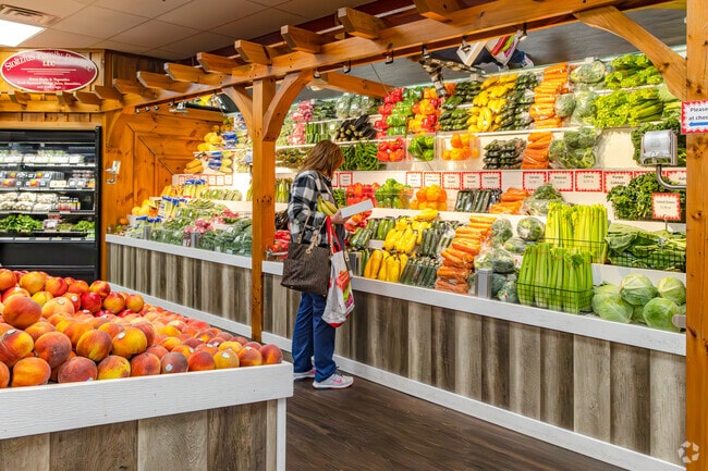 Williamstown Farmers Market offers fresh produce Thursday through Saturday.