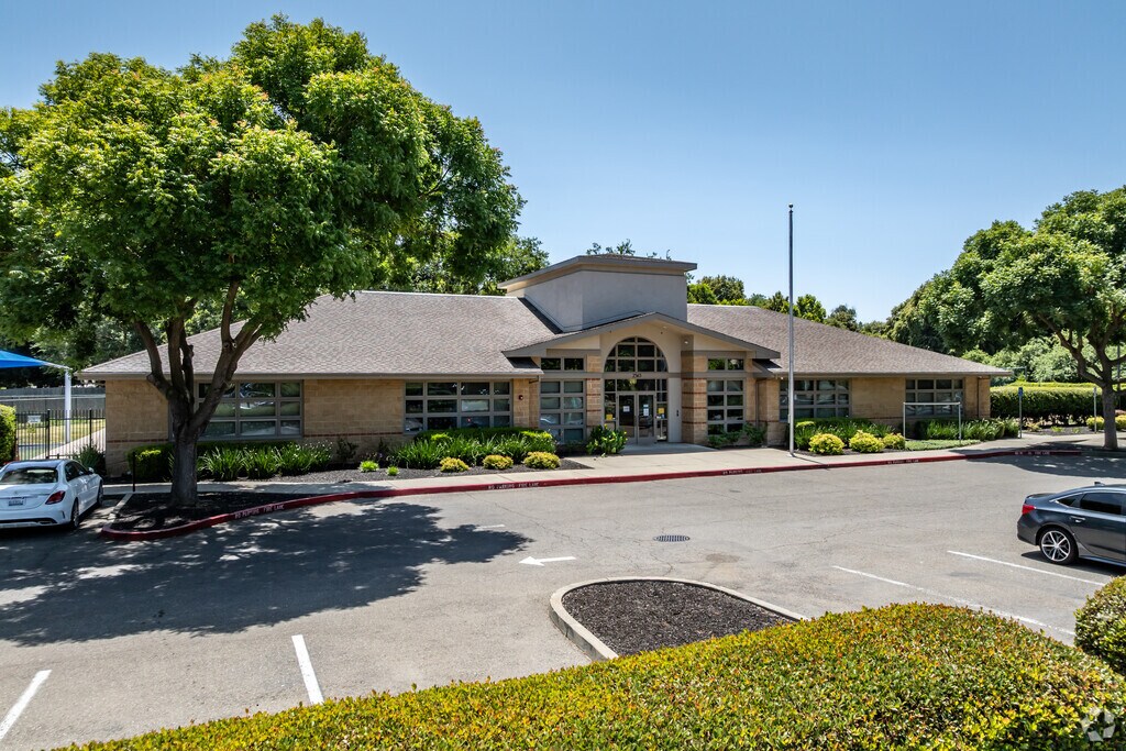 READ Academy of Sacramento is a highly rated school in the area.