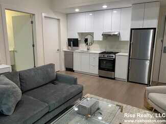 121 Portland St Unit 505, Boston, MA 02114