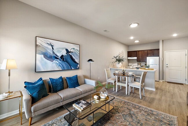 Aspen Pointe Independent Senior Living, Clinton Township, MI 48035 - photo 2