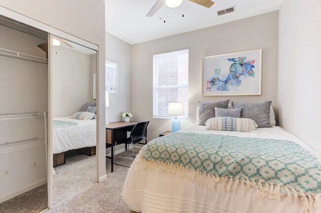 The Social Normal, Normal, IL 61761 - photo 5