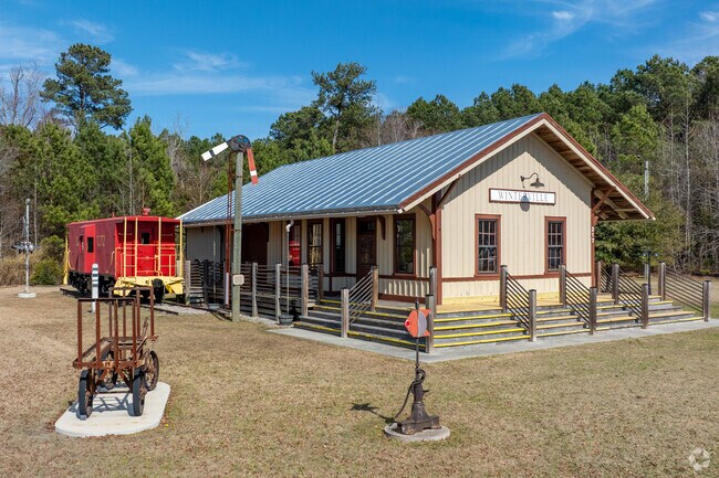 Winterville is located 85 miles south-east of Raleigh, less than 80 miles inland from the NC beaches and close to many other historic towns and cities in the state.