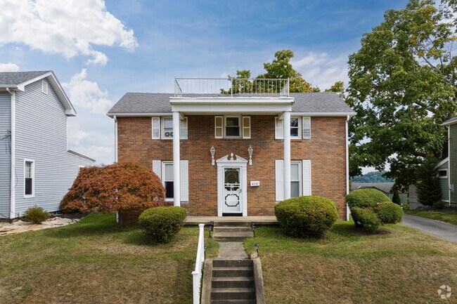 Colonial Revival homes stand alongside contemporary builds.