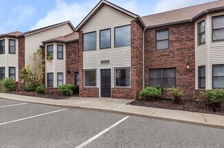 3296 Walnut Springs Dr, Bloomington, IN 47401