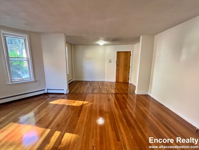 312 Tappan St unit 1, Brookline, MA 02445 - photo 6