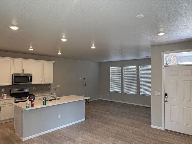 745 N Tempe St, Aurora, CO 80018 - photo 4