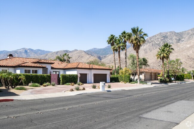 Mountain views bring nature to the residents of Andreas Hills.