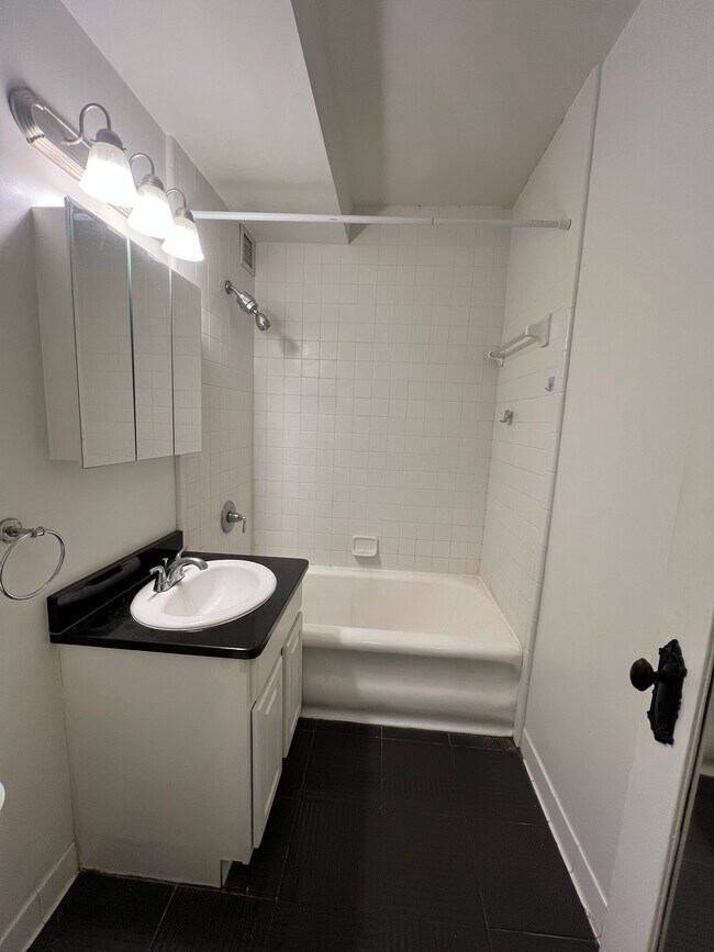 15 E Kirby St unit 324, Detroit, MI 48202 - photo 5