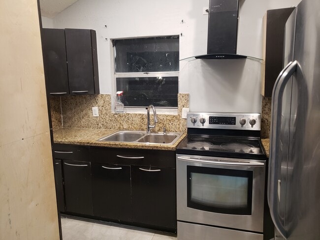 829 NW 113th St unit C, Miami, FL 33168 - photo 5