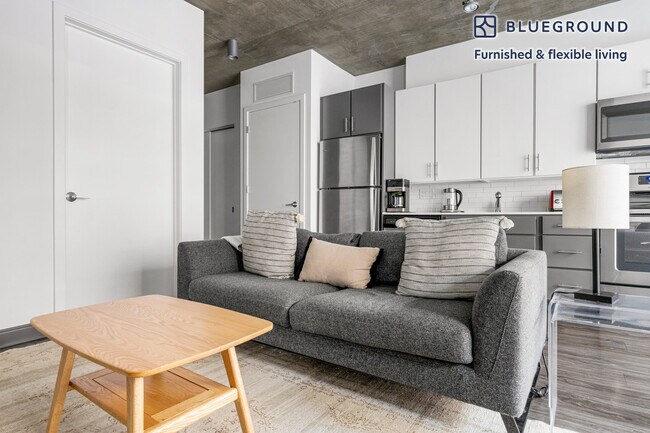 215 W Lake St unit FL8-ID1344, Chicago, IL 60606 - photo 3