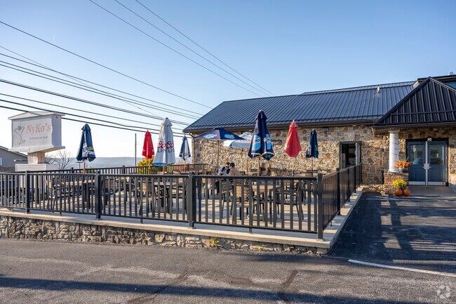 Nyko's Restaurant offers seasonal outdoor seating in Richland with a view.