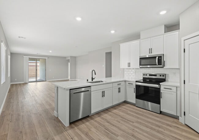 4461 Pinoche Ave unit 36485606, North Las Vegas, NV 89032 - photo 3