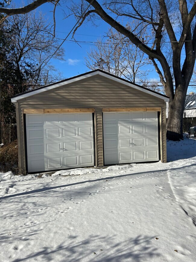 14557 Strathmoor St unit Bottom unit, Detroit, MI 48227 - photo 3