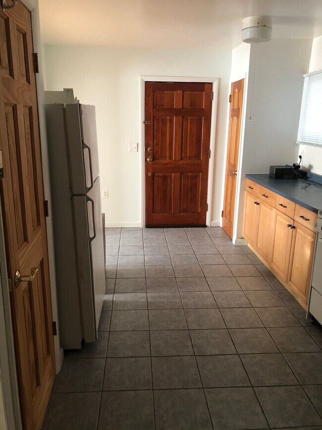 66 Luyster St, Huntington Station, NY 11746