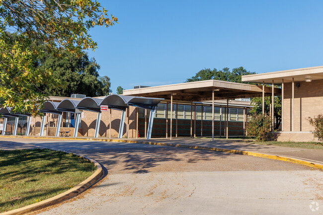 Driveway to Ridgewood Middle School in Shreveport.