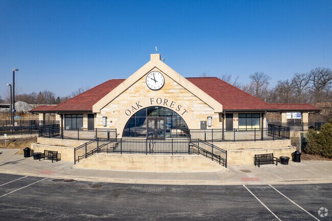 Visitors and locals have convenient access to the Oak Forest train station.