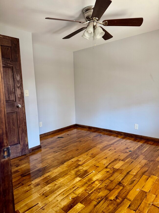 460 Prospect Dr, North Wilkesboro, NC 28659 - photo 2