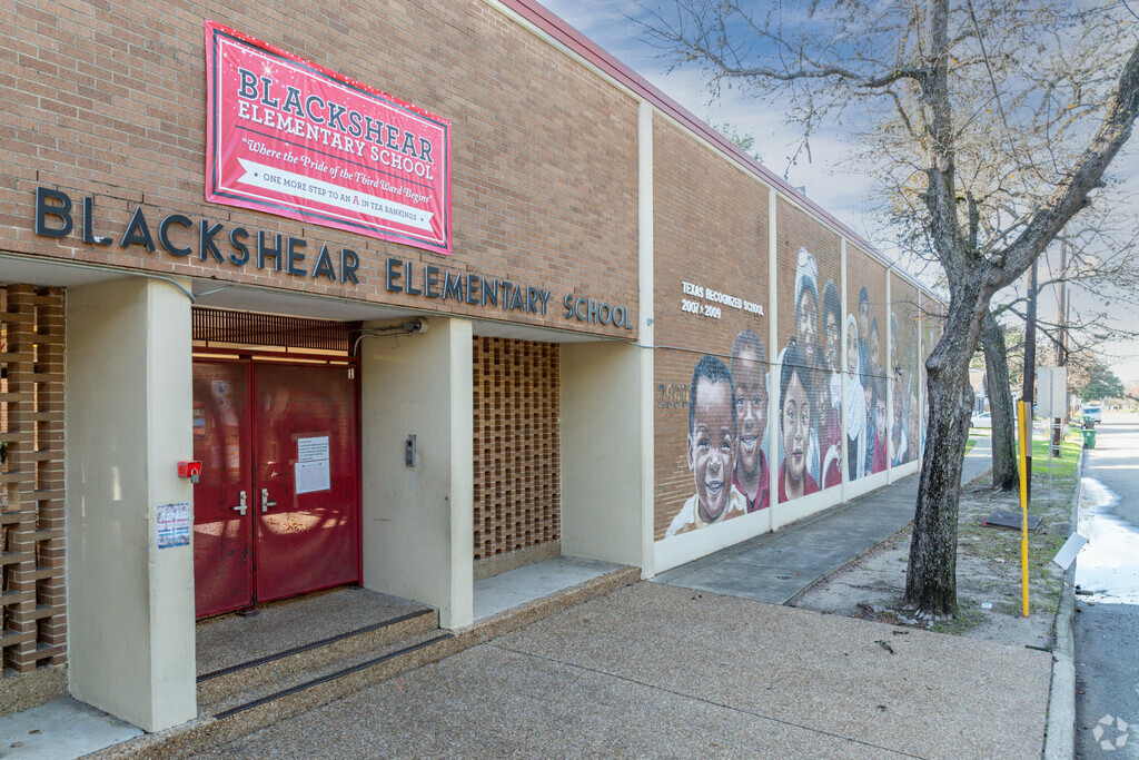 Blackshear Elementary School, Rankings & Reviews - Homes.com