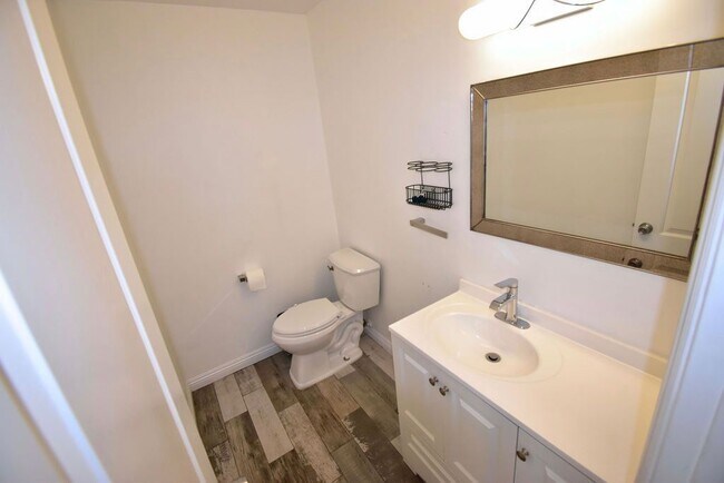 6501 Vanalden Ave, Reseda, CA 91335 - photo 5