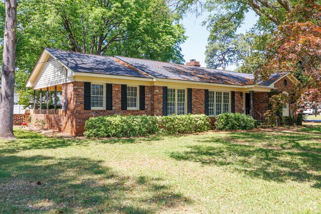 Ranch style homes are common in mature neighborhoods in Pecan Grove.
