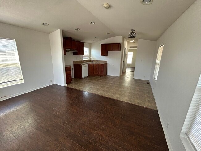 6475 Atlantic Ave unit Space 115, Long Beach, CA 90805 - photo 3