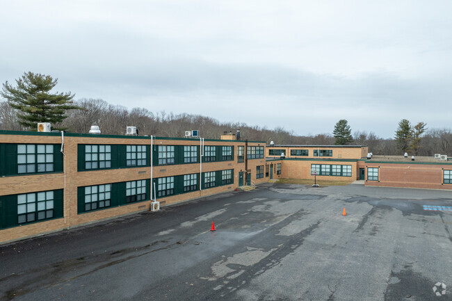 Shaker Lane Elementary School is a public school in Littleton serving students PK-2.