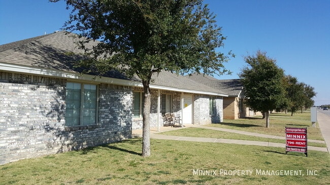 3208 111th St unit B, Lubbock, TX 79423 - photo 3