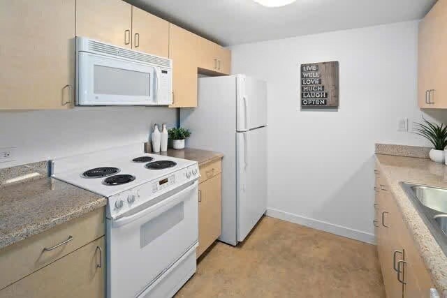 Acqua Vista Condominiums unit Fully Furnished, San Diego, CA 92101 - photo 3