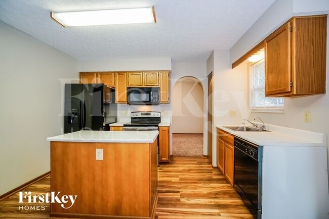 1904 Little Water Dr, Columbus, OH 43223 - photo 4