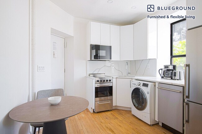 363 W 17th St unit FL2-ID1809, New York, NY 10011 - photo 5