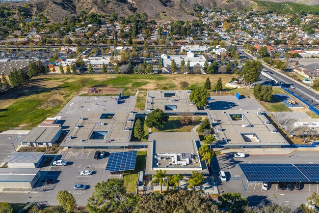 Madera Elementary School has a student to teacher ratio of 27 to 1.
