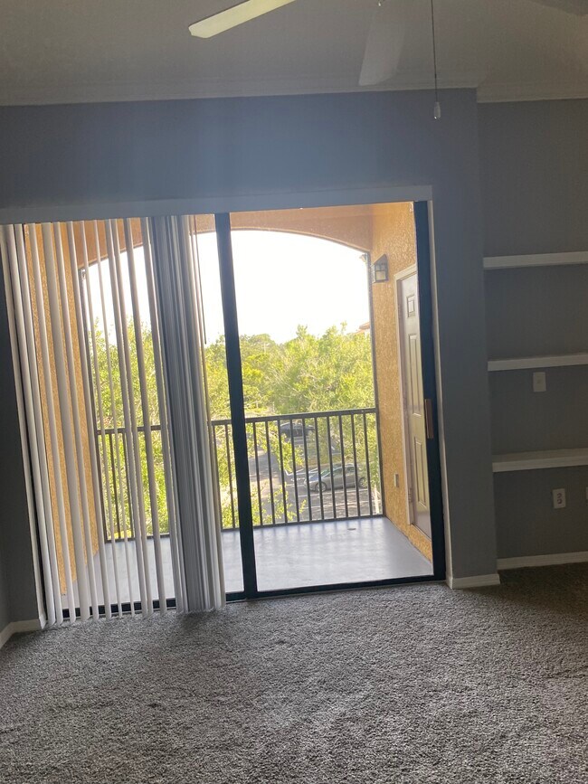 8397 38th Street Cir E unit 305, Sarasota, FL 34243 - photo 6