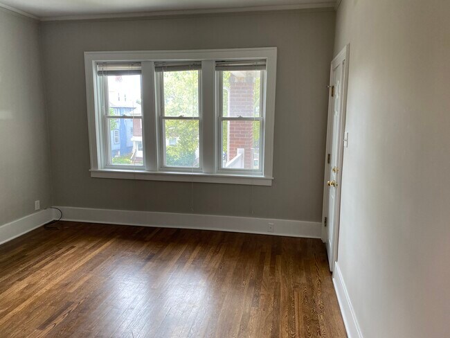 1026 Lakepointe St unit 1, Grosse Pointe Park, MI 48230 - photo 6