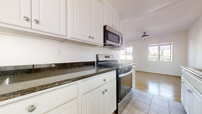 20235 Cohasset St unit 9, Winnetka, CA 91306 - photo 4