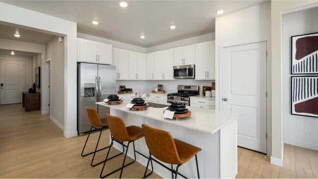 2016 E Chickadee Dr, Eagle Mountain, UT 84005 - photo 5