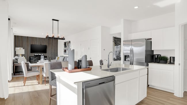 2412 Dillon Dr, Greenfield, IN 46140 - photo 5