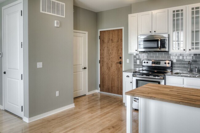 The Barker — Downtown Omaha at Your Doorstep, Omaha, NE 68102 - photo 3