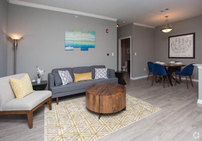 2BR, 2BA - 1,071 SF