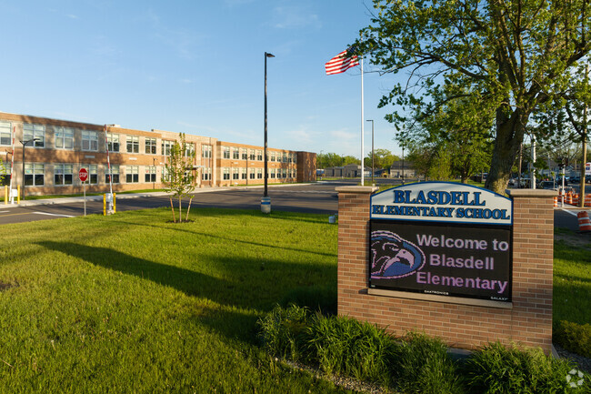 Blasdell Elementary School in Blasdell has 488 students.