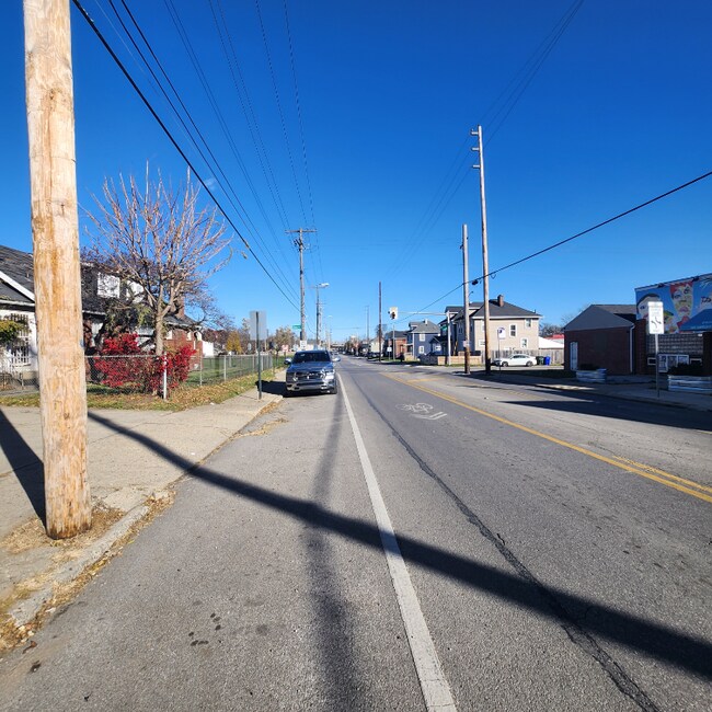 1336-1338-1338 Sullivant Ave unit 1338, Columbus, OH 43223 - photo 5